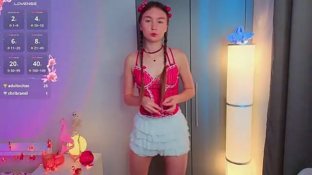 ElfredaTupy online show from 17, 10, 2025