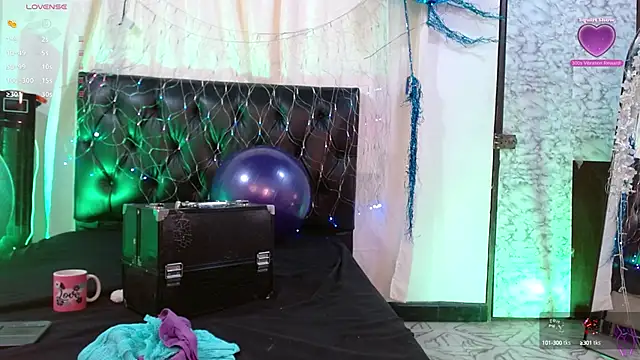  SARAI DUPONT online show from 28, 1, 2025