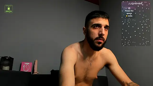 Snapshot of Zeyn_Edwards chatting on 5, 11, 2025 Zeyn Edwards online show from 5, 11, 2025