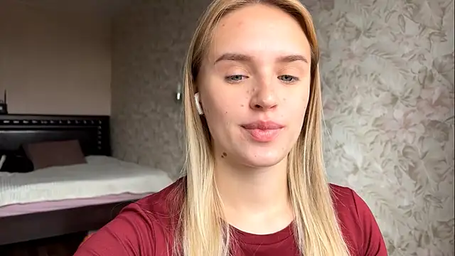 Snapshot of ElisabetLorney chatting on 26, 9, 2025 ElisabetLorney online show from 26, 9, 2025