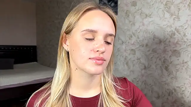Snapshot of ElisabetLorney chatting on 7, 10, 2025 ElisabetLorney online show from 7, 10, 2025