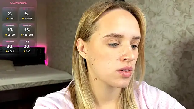 Snapshot of ElisabetLorney chatting on 20, 10, 2025 ElisabetLorney online show from 20, 10, 2025