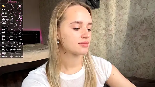 ElisabetLorney online show from 28, 11, 2025