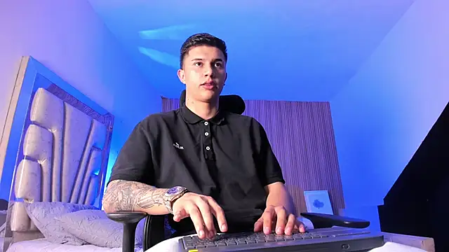 liaamsmiith  online show from 1, 10, 2025