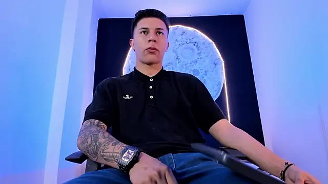 liaamsmiith  online show from 27, 10, 2025