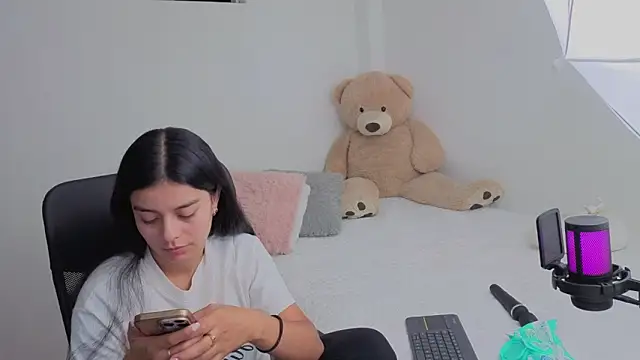 valerihouse online show from 16, 1, 2026