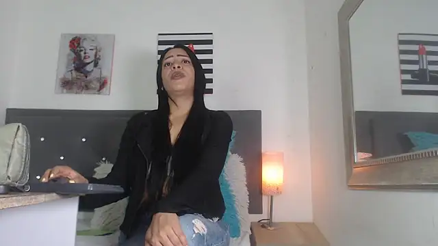 Snapshot of madison__love_ chatting on 4, 5, 2026 madison love online show from 4, 5, 2026