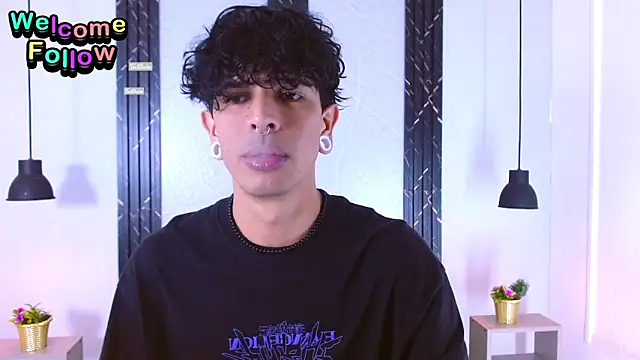 Snapshot of Franvill_Trato chatting on 23, 9, 2025 Franvill Trato online show from 23, 9, 2025