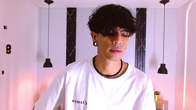 Snapshot of Franvill_Trato chatting on 4, 10, 2025 Franvill Trato online show from 4, 10, 2025