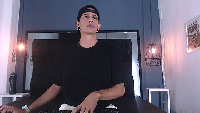 Snapshot of Franvill_Trato chatting on 8, 10, 2025 Franvill Trato online show from 8, 10, 2025