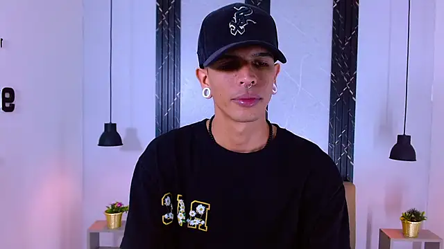 Snapshot of Franvill_Trato chatting on 11, 10, 2025 Franvill Trato online show from 11, 10, 2025