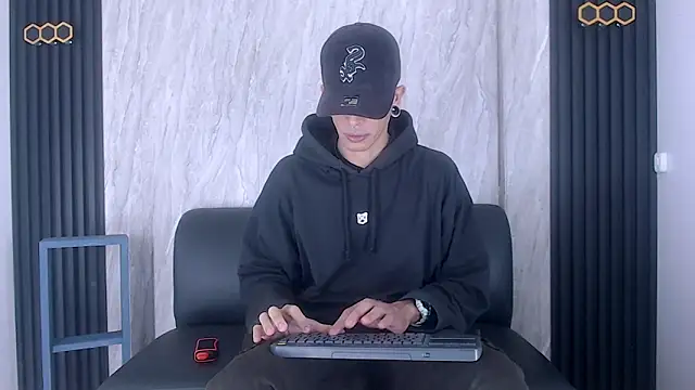 Snapshot of Franvill_Trato chatting on 12, 10, 2025 Franvill Trato online show from 12, 10, 2025