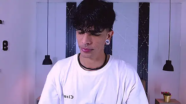 Snapshot of Franvill_Trato chatting on 17, 10, 2025 Franvill Trato online show from 17, 10, 2025