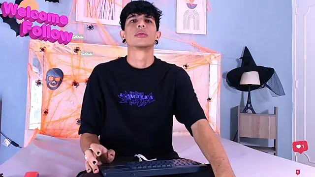 Snapshot of Franvill_Trato chatting on 21, 10, 2025 Franvill Trato online show from 21, 10, 2025