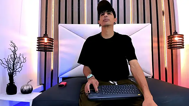 Snapshot of Franvill_Trato chatting on 22, 10, 2025 Franvill Trato online show from 22, 10, 2025