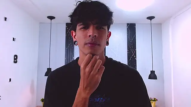 Snapshot of Franvill_Trato chatting on 28, 10, 2025 Franvill Trato online show from 28, 10, 2025