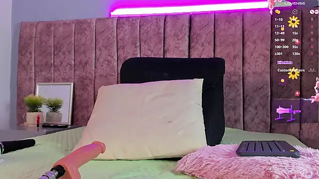 Niicolle Evanss online show from 27, 11, 2025