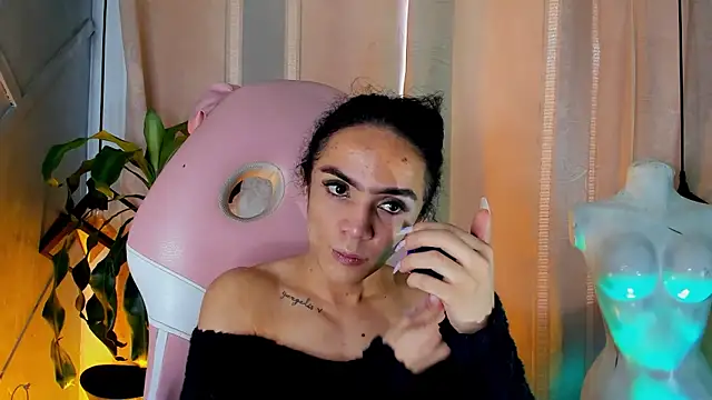 Snapshot of Cristal_Gem1 chatting on 27, 6, 2026 Cristal Gem1 online show from 27, 6, 2026