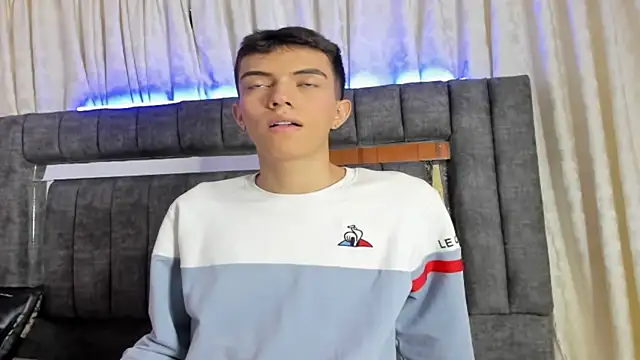 Snapshot of dylan_202520_ chatting on 29, 9, 2025 dylan 202520 online show from 29, 9, 2025