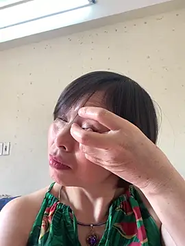 Hello Linchii online show from 12, 10, 2025