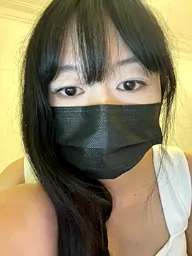 Snapshot of Minnie-2025 chatting on 8, 10, 2025 Minnie-2025 online show from 8, 10, 2025