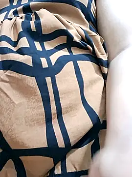 Snapshot of BeautyGirl_sara chatting on 6, 11, 2025 BeautyGirl sara online show from 6, 11, 2025