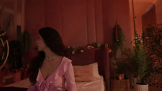 Snapshot of MaryNixon_ chatting on 13, 10, 2025 MaryNixon online show from 13, 10, 2025