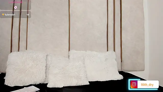 Snapshot of Lilith_dry chatting on 15, 9, 2025 Lilith dry online show from 15, 9, 2025