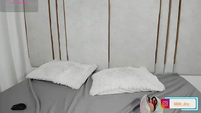 Snapshot of Lilith_dry chatting on 18, 12, 2025 Lilith dry online show from 18, 12, 2025