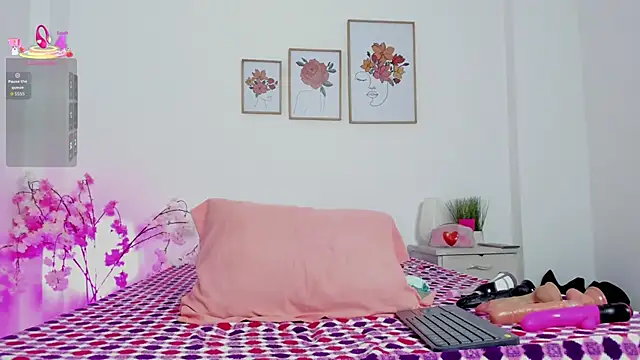 Snapshot of hellzel_moon chatting on 9, 10, 2025 hellzel moon online show from 9, 10, 2025