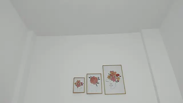 Snapshot of hellzel_moon chatting on 10, 10, 2025 hellzel moon online show from 10, 10, 2025