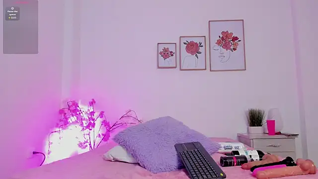 Snapshot of hellzel_moon chatting on 20, 10, 2025 hellzel moon online show from 20, 10, 2025