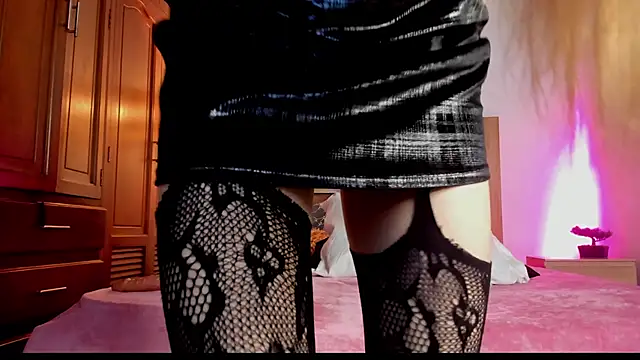 Snapshot of hellzel_moon chatting on 29, 10, 2025 hellzel moon online show from 29, 10, 2025