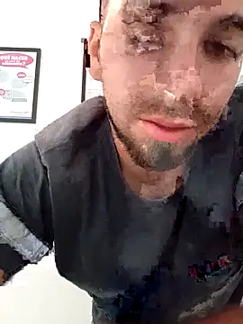 Snapshot of Lushakuiron1 chatting on 17, 12, 2025 Lushakuiron1 online show from 17, 12, 2025