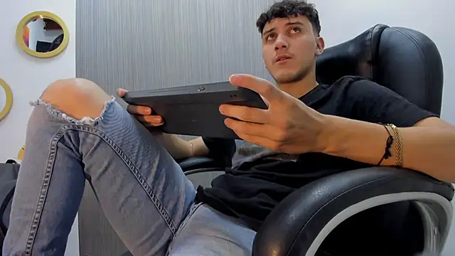 Alex Booy online show from 10, 9, 2025