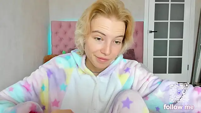 Snapshot of Pink_Lila18 chatting on 7, 10, 2025 Pink Lila18 online show from 7, 10, 2025