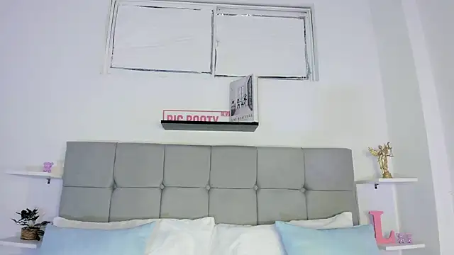 Sarahlopezz online show from 7, 10, 2025