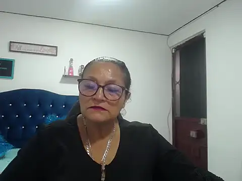 Snapshot of _Cristal chatting on 9, 9, 2025  Cristal online show from 9, 9, 2025