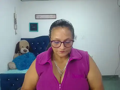 Snapshot of _Cristal chatting on 10, 9, 2025  Cristal online show from 10, 9, 2025
