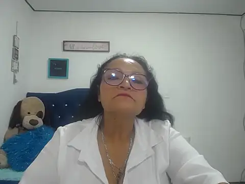 Snapshot of _Cristal chatting on 11, 9, 2025  Cristal online show from 11, 9, 2025