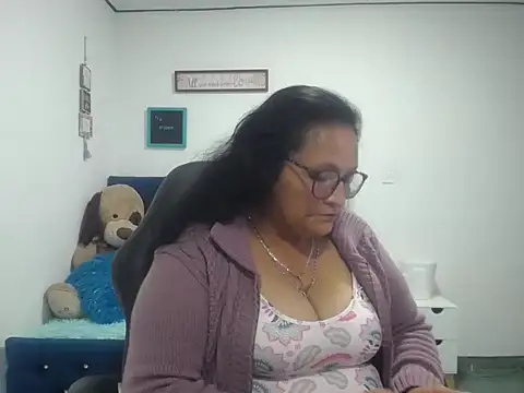 Snapshot of _Cristal chatting on 12, 9, 2025  Cristal online show from 12, 9, 2025