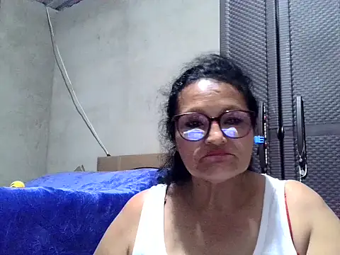 Snapshot of _Cristal chatting on 3, 10, 2025  Cristal online show from 3, 10, 2025