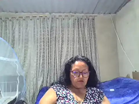 Snapshot of _Cristal chatting on 5, 10, 2025  Cristal online show from 5, 10, 2025