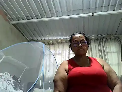 Snapshot of _Cristal chatting on 13, 10, 2025  Cristal online show from 13, 10, 2025