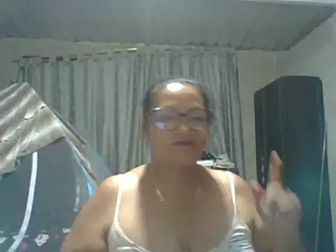 Snapshot of _Cristal chatting on 19, 10, 2025  Cristal online show from 19, 10, 2025