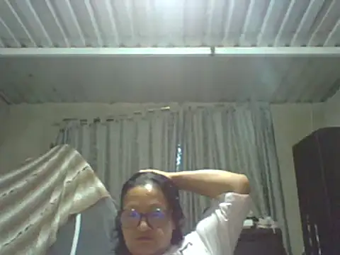 Snapshot of _Cristal chatting on 20, 10, 2025  Cristal online show from 20, 10, 2025