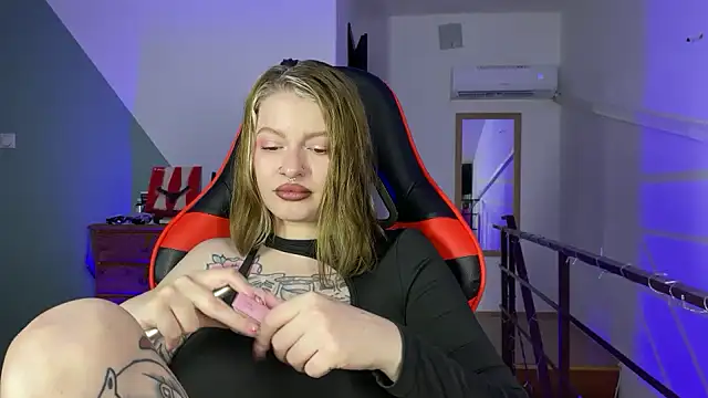 Mia Kamp online show from 27, 9, 2025