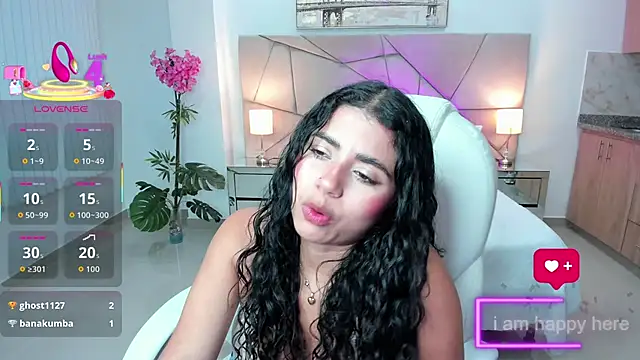 Snapshot of issi_loren chatting on 8, 2, 2026 issi loren online show from 8, 2, 2026
