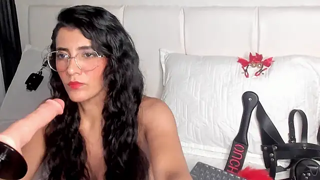 Snapshot of Violet_sl4ve chatting on 18, 10, 2025 Violet sl4ve online show from 18, 10, 2025