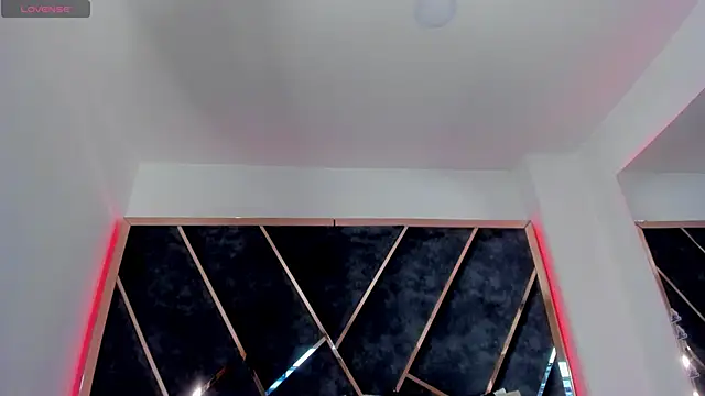 Snapshot of SusanaHenao chatting on 8, 9, 2025 SusanaHenao online show from 8, 9, 2025